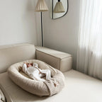 Babynest Bouclé beige – kuschelig & mitwachsend