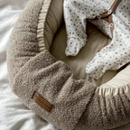Babynest Bouclé beige – kuschelig & mitwachsend